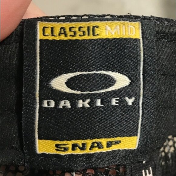 Oakley Hat Mens Heathered Gray & Black Snapback Trucker Mesh Back Adjustable - Picture 9 of 9